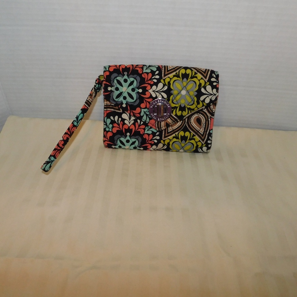 Vera Bradley Twist Lock Wristlet Clutch Wallet "Pink Swirls" Paisley  6.5”x5”